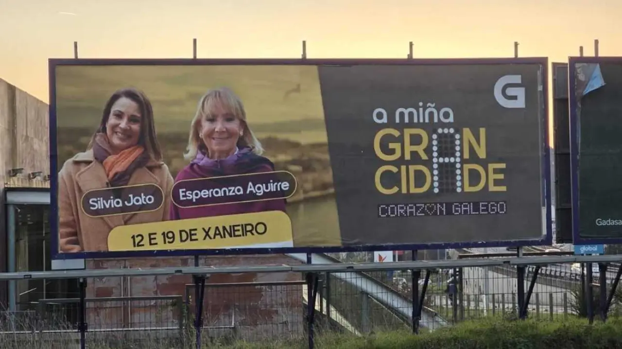 Valado publicitario do programa 'A mi&ntilde;a gran cidade - Coraz&oacute;n galego', na Coru&ntilde;a. (Foto: N&oacute;s Diario)