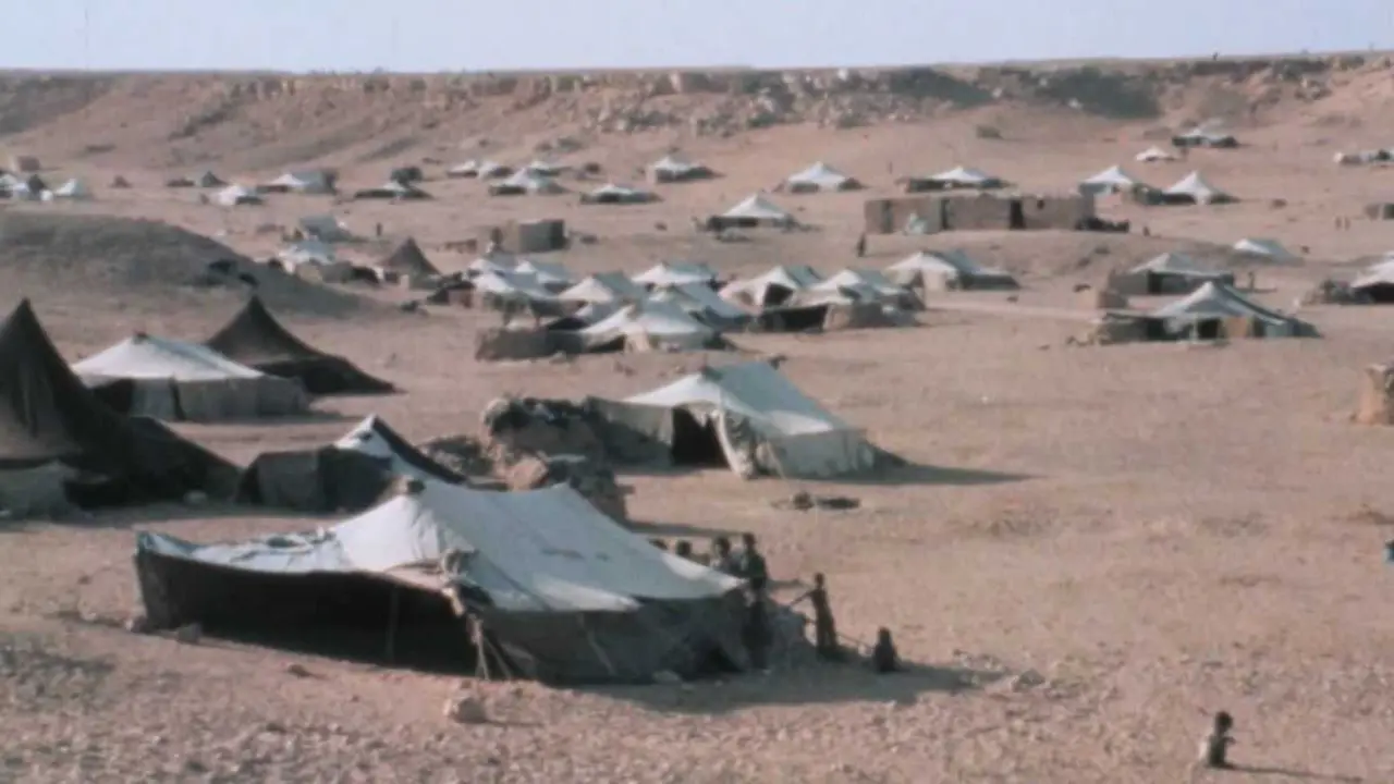 Escena do filme 'O S&aacute;hara non se vende' (1977), de Jocelyne Saab. (Foto: Association Jocelyne Saab)