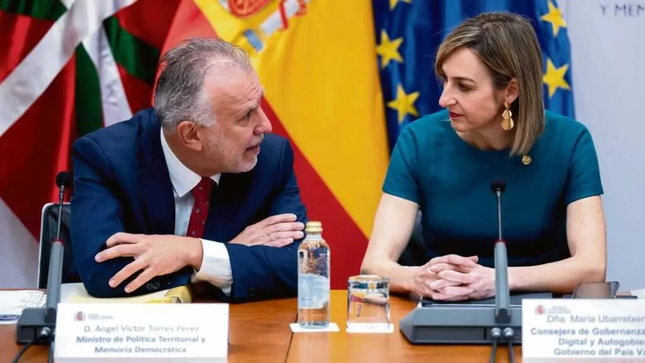 &Aacute;ngel V&iacute;ctor Torres e Maria Ubarretxena, esta sexta feira 16 de xaneiro. (Foto: Alberto Ortega)