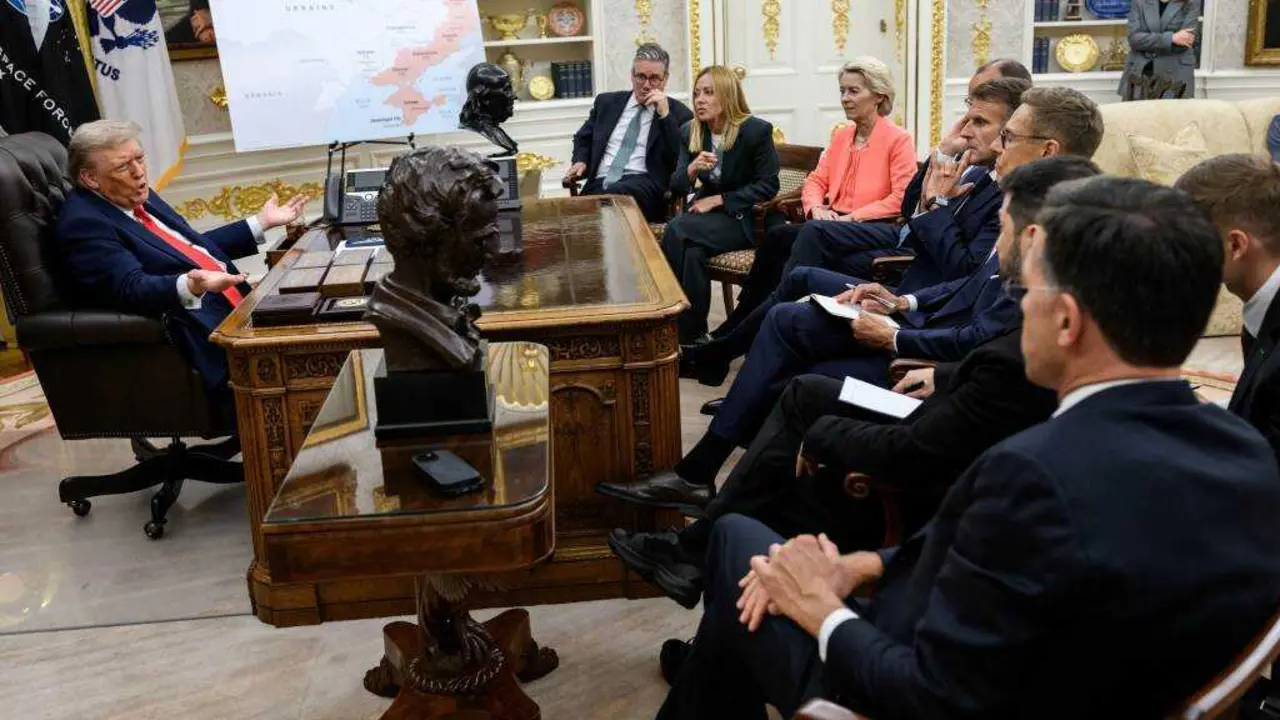 O presidente dos EUA, Donald Trump, nunha reuni&oacute;n con l&iacute;deres europeos. (Foto: Europa Press / Contacto / White House)