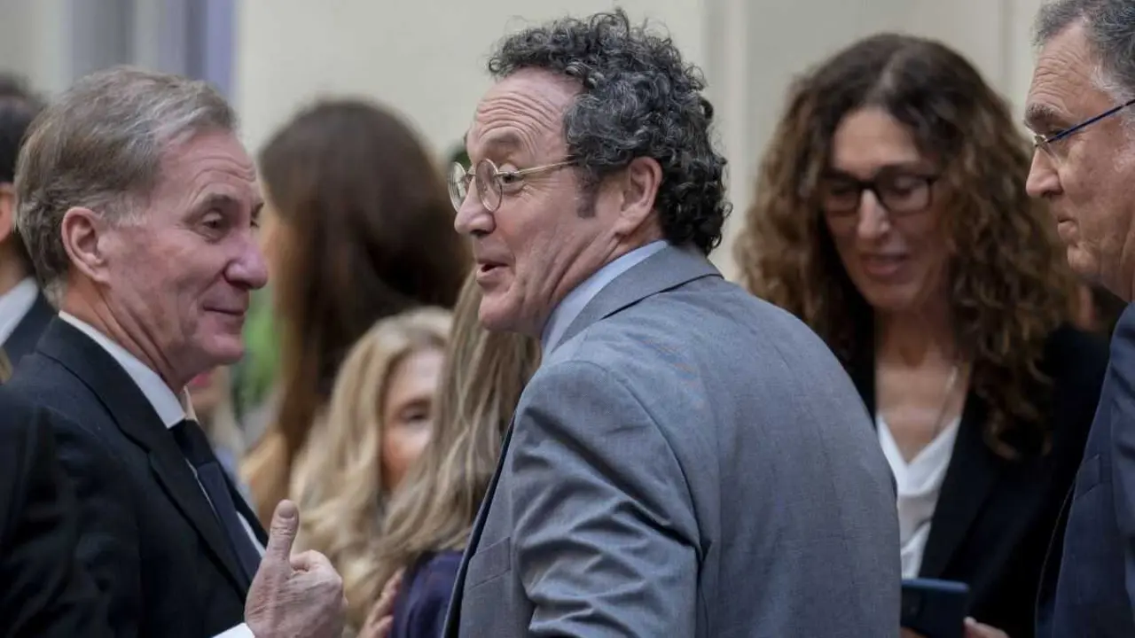 El ex fiscal xeral do Estado, &Aacute;lvaro Garc&iacute;a Ortiz, en decembro, &aacute; s&uacute;a chegada &aacute; toma posesi&oacute;n da s&uacute;a sucesora no cargo, Teresa Peramato. (Foto: Alberto Ortega / Europa Press)