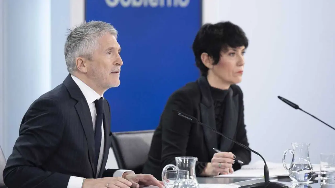 Fernando Grande-Marlaska e Elma S&aacute;iz, este 20 de xaneiro. (Foto: Alberto Ortega / Europa Press)
