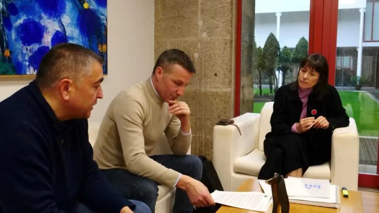 Xos&eacute; Manuel Golpe, Manuel Requeixo e Ana Pont&oacute;n. (Foto: N&oacute;s Diario)