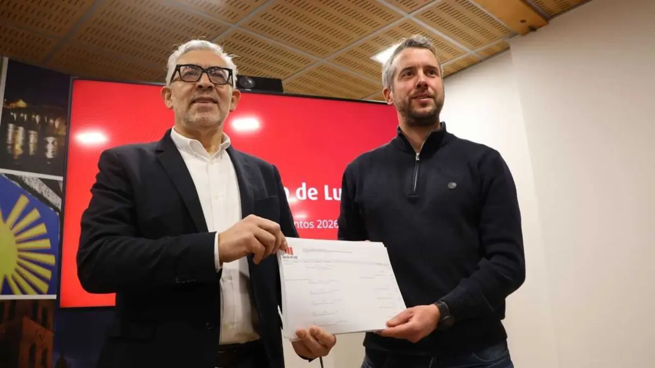Miguel Fern&aacute;ndez e Rub&eacute;n Arroxo na presentaci&oacute;n dos orzamentos de 2026 para o Concello de Lugo, esta terza feira. (Foto: Concello de Lugo)