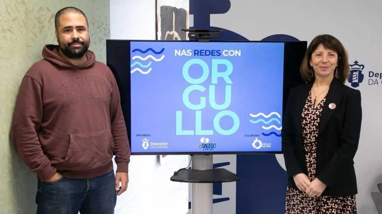 O creador de Orgullo Galego, Borxa Gonz&aacute;lez, e a deputada Sol Agra na presentaci&oacute;n da iniciativa (Foto: Deputaci&oacute;n de Pontevedra)