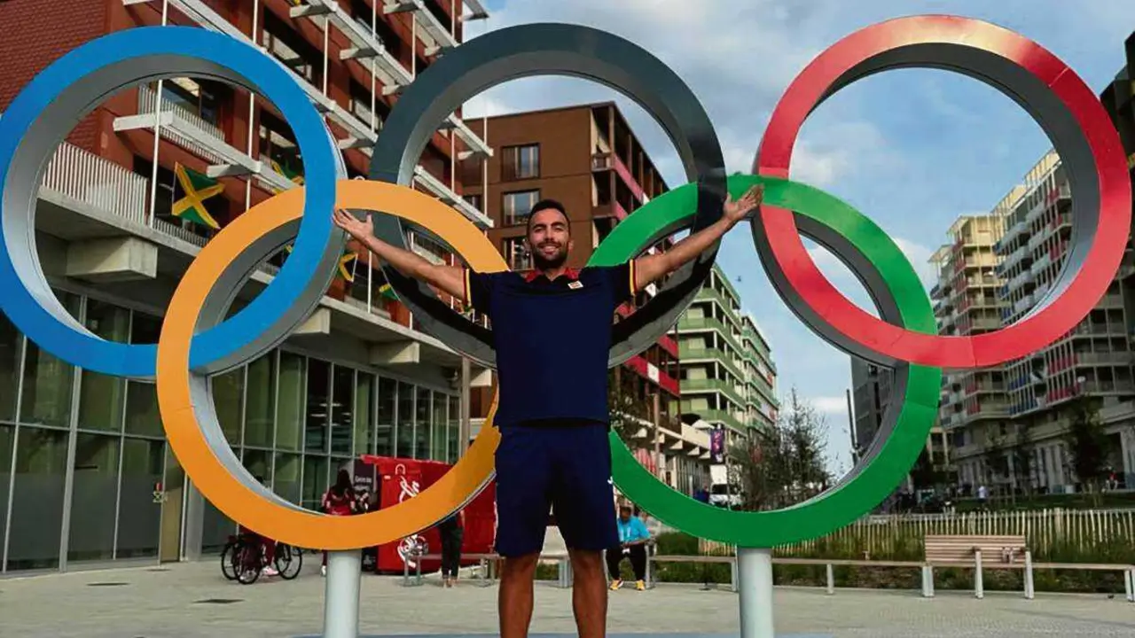 Rodrigo Conde na sede ol&iacute;mpica en Par&iacute;s. (Foto: N&oacute;s Diario)
