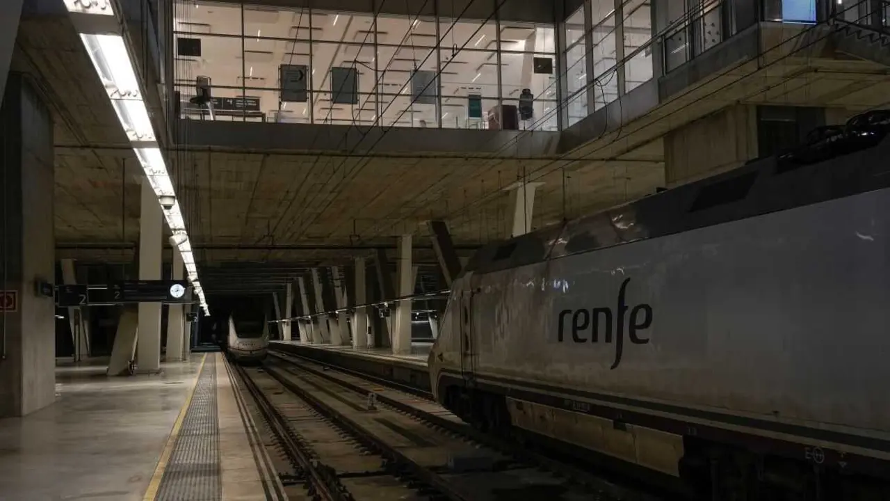 And&eacute;n baleiro na estaci&oacute;n de Vigo Guixar este 6 de febreiro. (Foto: Andri&aacute;n Irago / Europa Press)