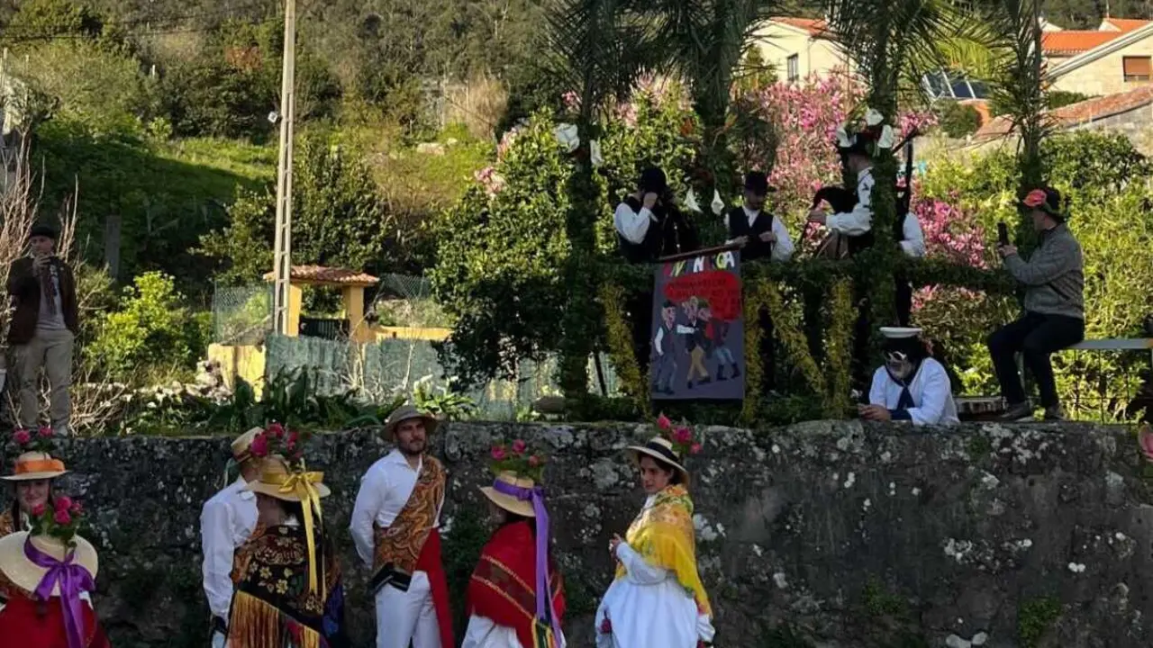Comparsa de Nerga no entroido do H&iacute;o (Foto / Alba Cama&ntilde;o)