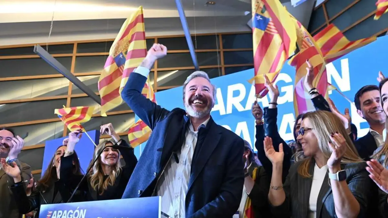 Jorge Azc&oacute;n, o candidato do PP, este domingo. (Foto: Ram&oacute;n Comet / Europa Press)
