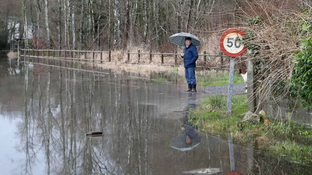 Desbordamento do r&iacute;o Mino, ao seu paso pola localidade de Begonte (A Terra Ch&aacute;), o pasado 27 de xaneiro. (Foto: Carlos Castro / Europa Press)
