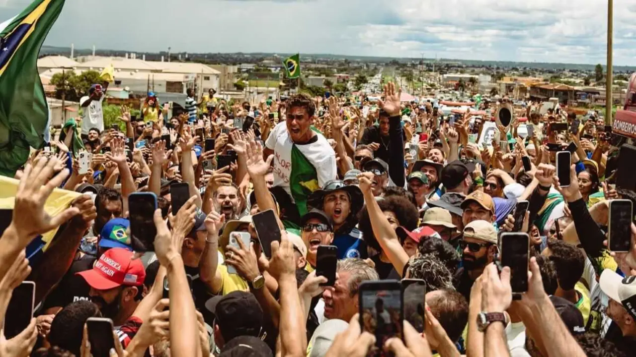 O deputado Nikolas Ferreira liderou unha marcha pela liberdade desde Minas Gerais at&eacute; Bras&iacute;lia entre o 19 e o 25 de xaneiro. (Foto Nikolas Ferreira)