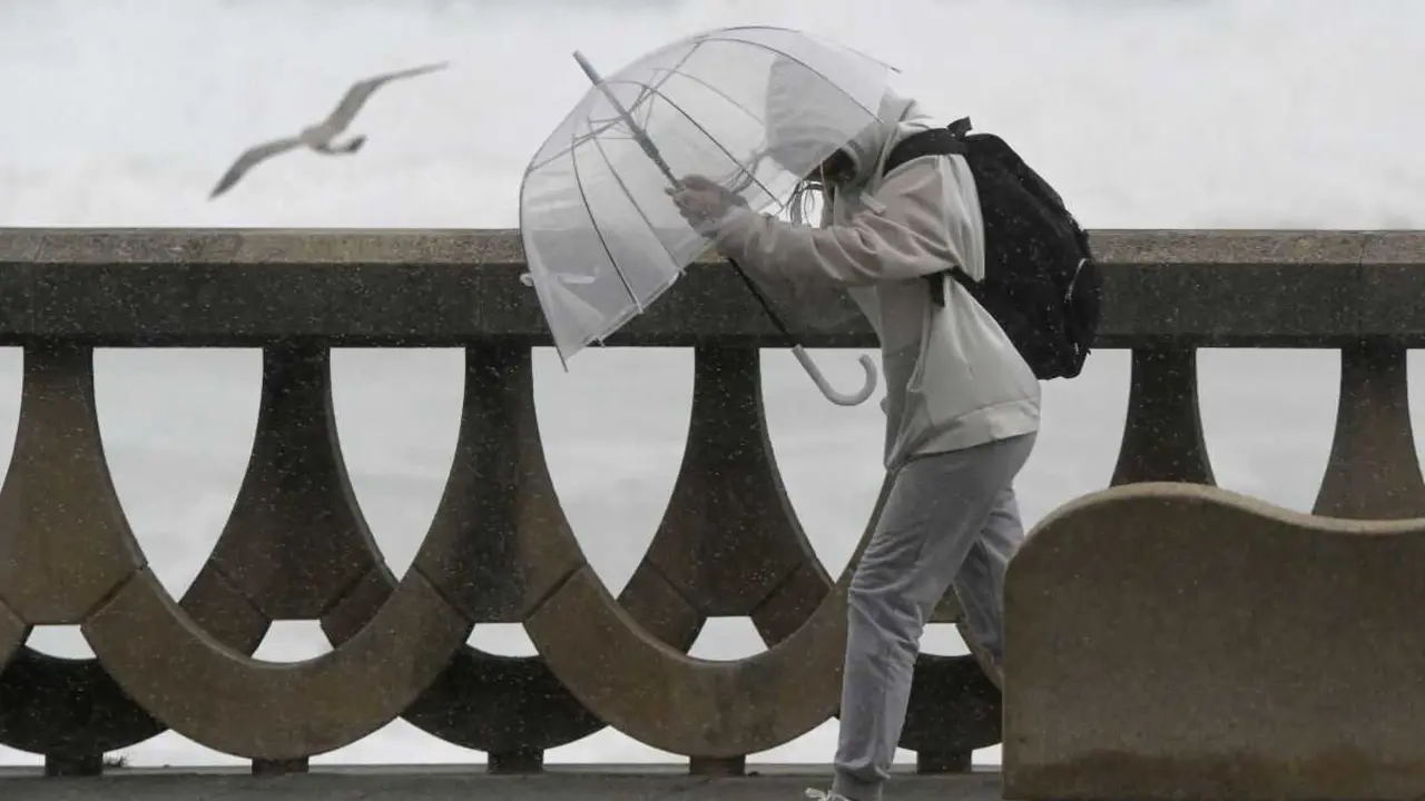 Foto de arquivo- Fortes choivas na cidade da Coru&ntilde;a. (Foto: M. Dylan / Europa Press)