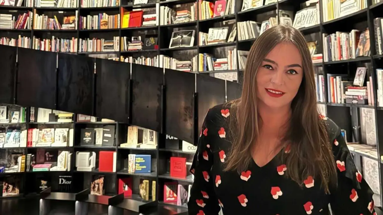 Abril Camino ga&ntilde;ou en 2025 co XLII Premio Xerais de Novela con 'Mulleres que viven xuntas'. (Foto: Abril Camino)