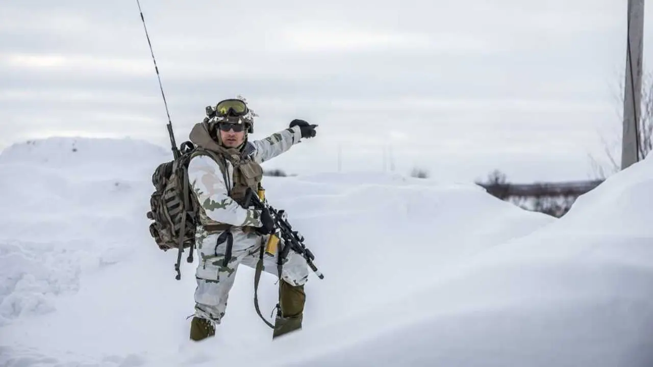 Un soldado da OTAN perto de Masi (Noruega). (Foto: Alexandre Piccin)
