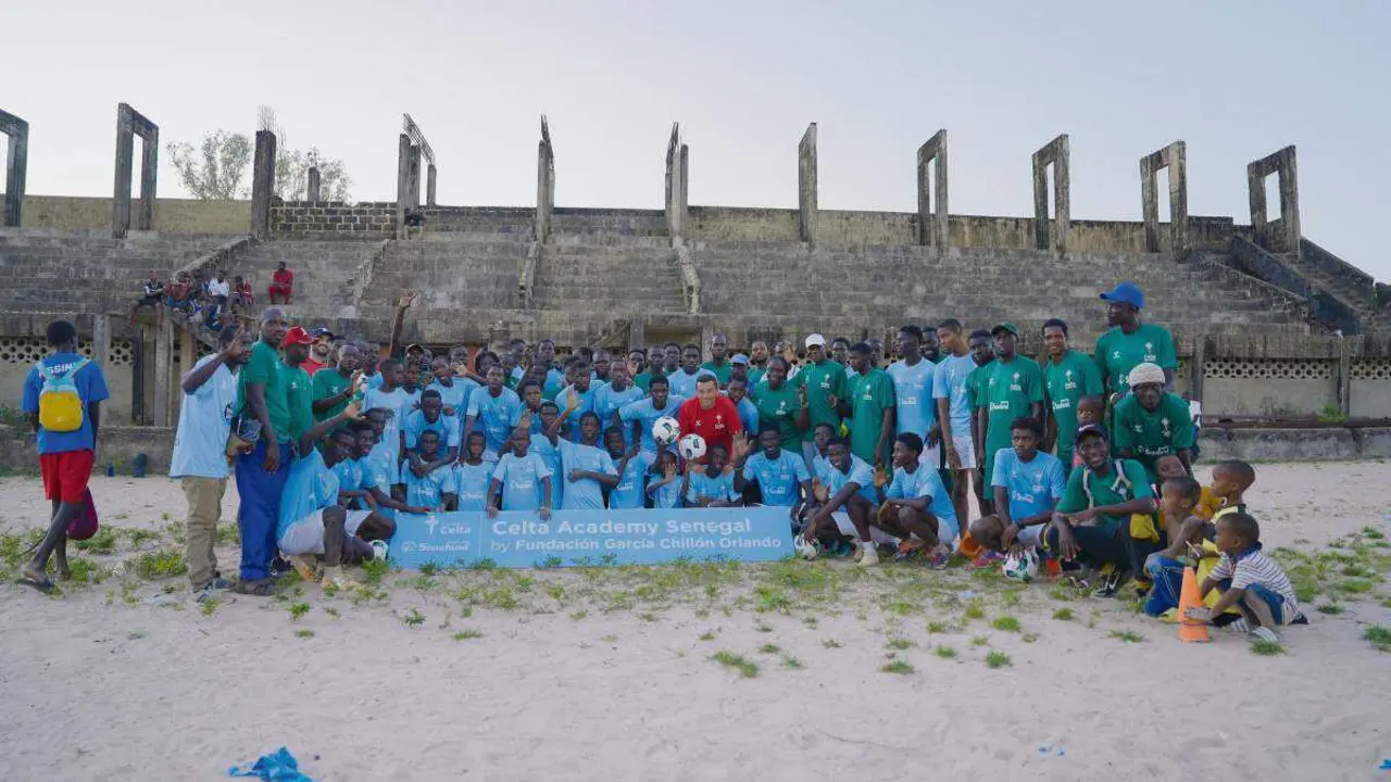 Participantes nunha das escolas deportivas do Celta en Senegal. (Foto: RC Celta)