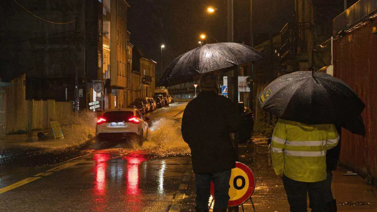 R&uacute;as inundadas no Santo, en Pontevedra, o pasado 7 de febreiro. (Foto: Elena Fern&aacute;ndez / Europa Press)