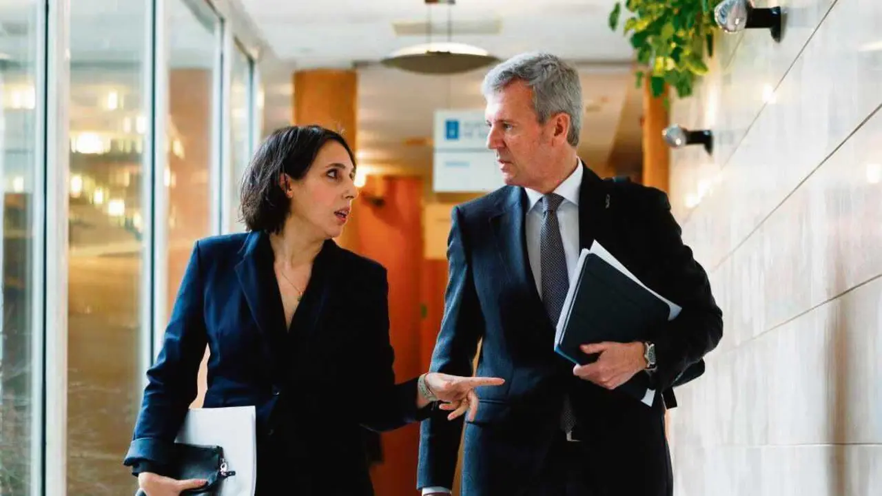 A conselleira de Econom&iacute;a e Industria, Mar&iacute;a Jes&uacute;s Lourenz&aacute;, e o presidente Alfonso Rueda, esta segunda feira. (Foto: Xunta da Galiza)