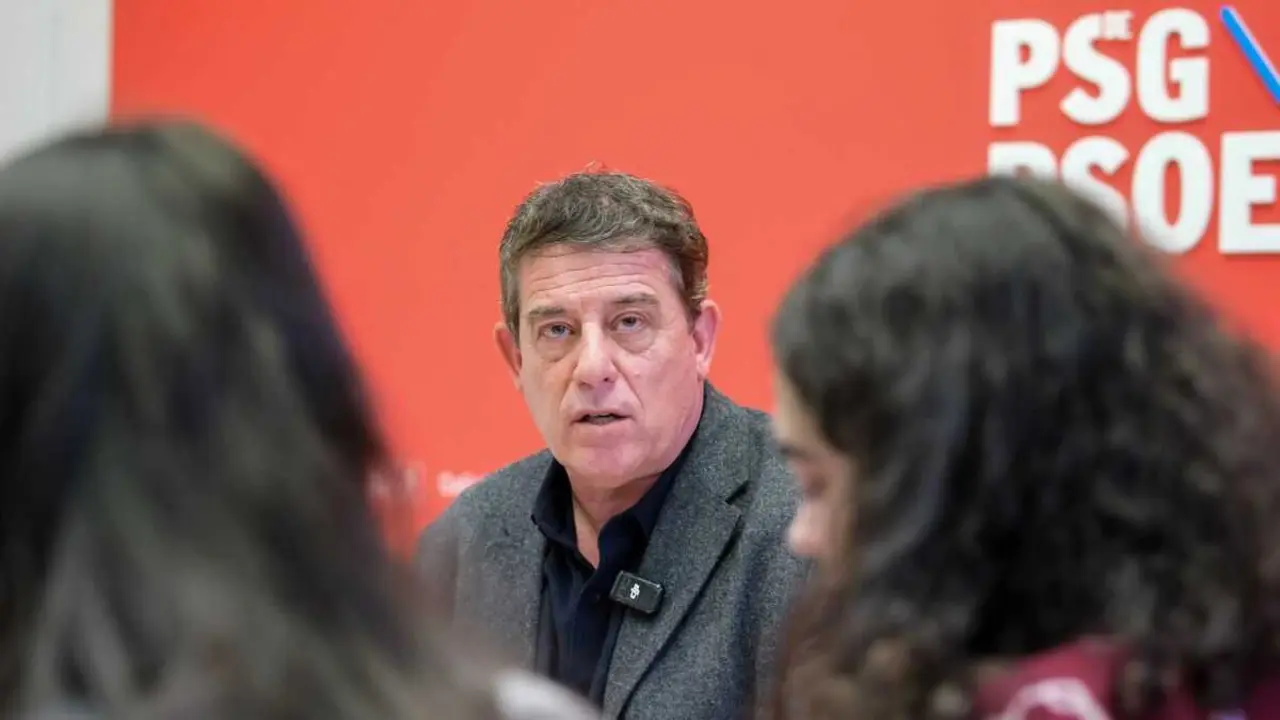 Jos&eacute; Ram&oacute;n G&oacute;mez Besteiro, durante o encontro con xornalistas. (Foto: Arxina)