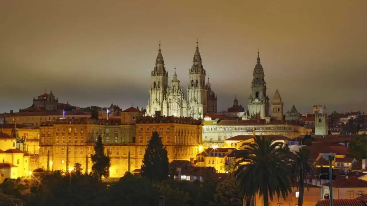 Ao fondo a Catedral de Santiago. (Foto: Concello de Santiago)