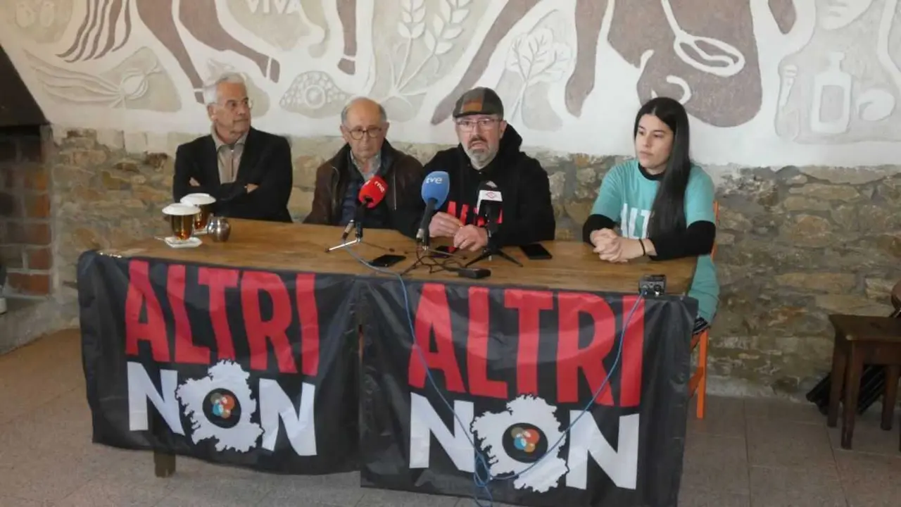 foto rolda de prensa 23 febreiro