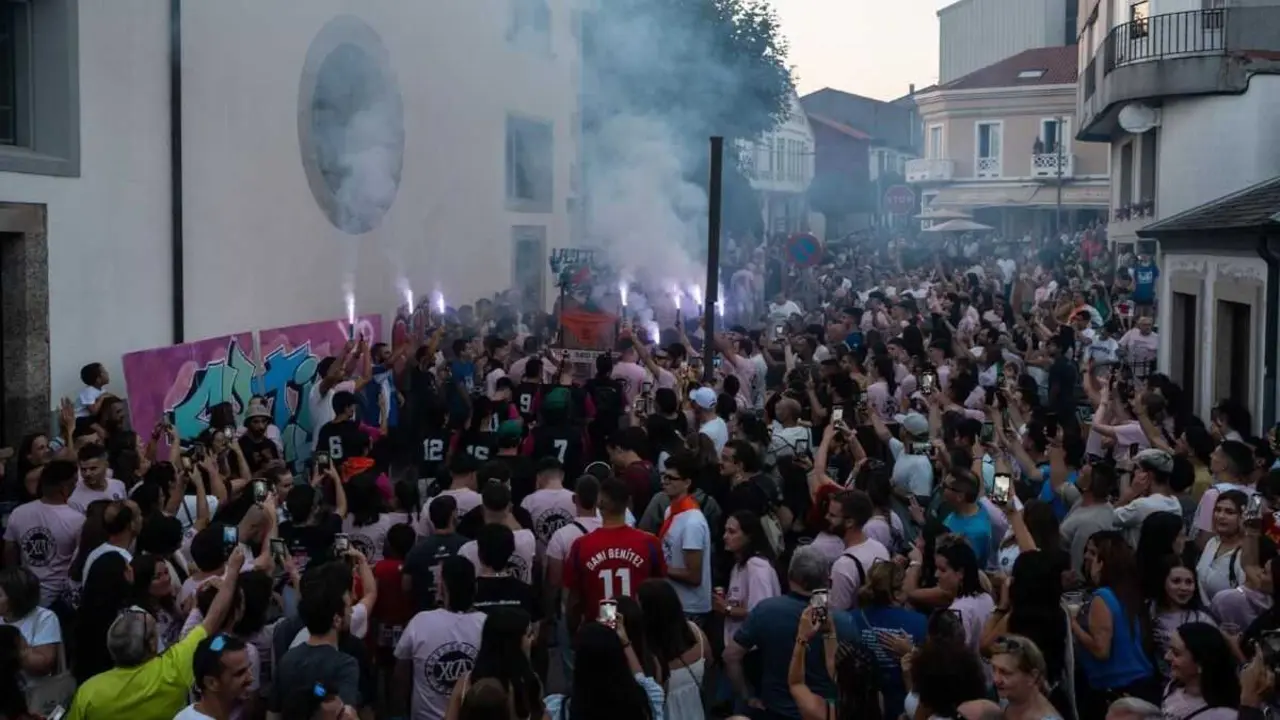 A Festa dos Botes celebrar&aacute; en 2026 a s&uacute;a edici&oacute;n n&uacute;mero 43 en Arz&uacute;a. (Foto: Festa dos Botes)