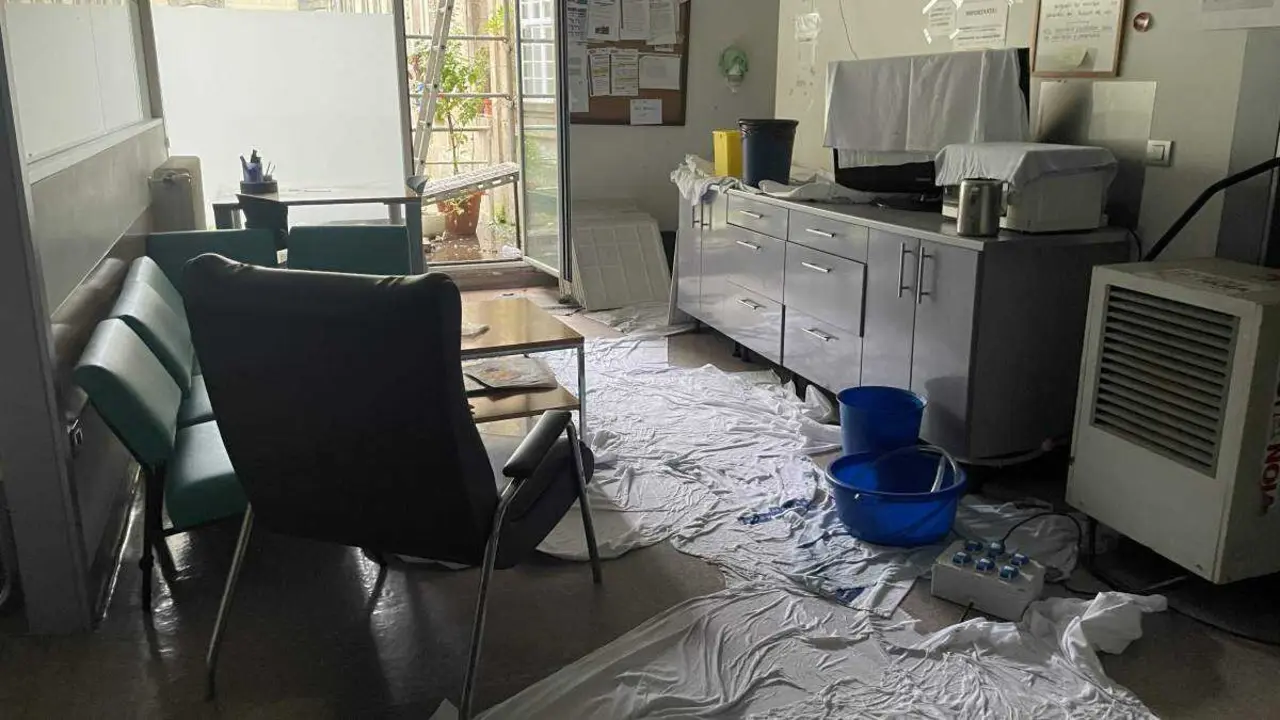 Situacion da unidade ap&oacute;s o anegamento. (Foto: CIG-sa&uacute;de)