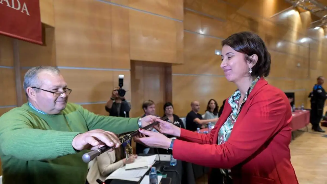Moci&oacute;n de censura encabezada por Mar&iacute;a Nogareda, en novembro de 2022. (Foto: M. Dylan / Europa Press)