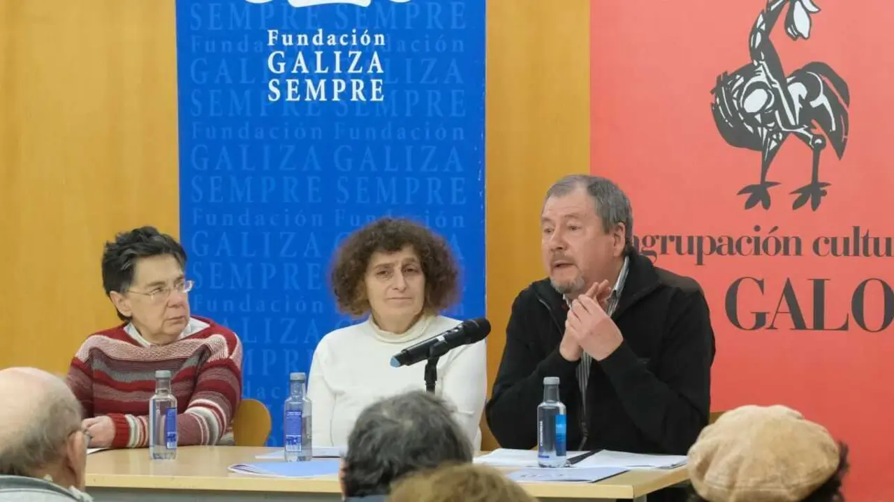 Mar&iacute;a Antonia P&eacute;rez, Goretti Sanmart&iacute;n e Xo&aacute;n Costa, esta segunda feira, en Compostela. (Foto: N&oacute;s Diario)