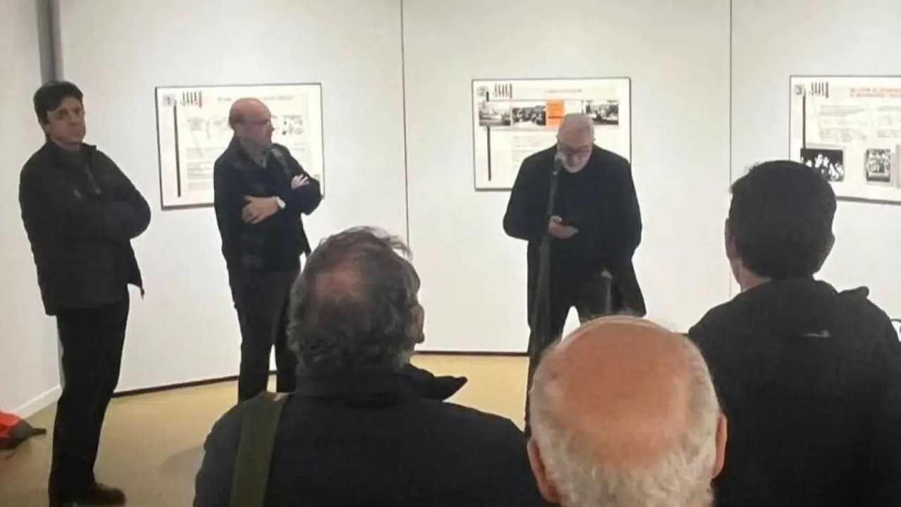 Inauguraci&oacute;n da exposici&oacute;n, en Ferrol, estsa terza feira. (Foto: N&oacute;s Diario)