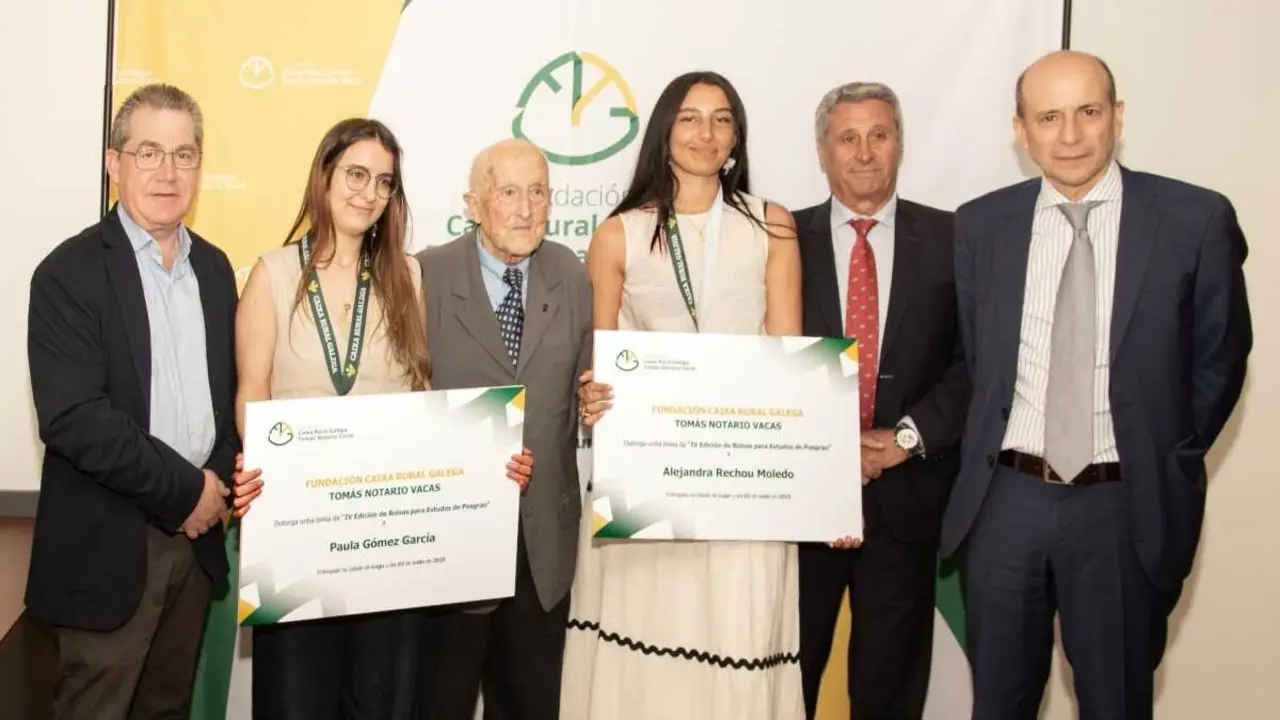 Cerimonio de entrega da anterior edici&oacute;n das bolsas. (Foto: Caixa Rural)