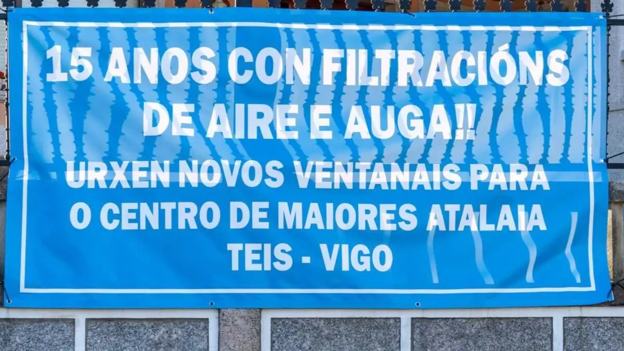Reivindicaci&oacute;n das traballadoras e usuarias do Centro de Atenci&oacute;n a Persoas Maiores Vigo-Teis. (Foto: N&oacute;s Diario)