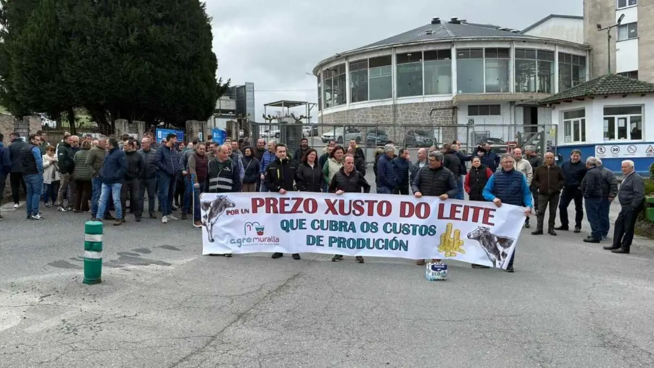 Concentraci&oacute;n en Nadela, Lugo, convocada por Agromuralla. (Foto: N&oacute;s Diario)