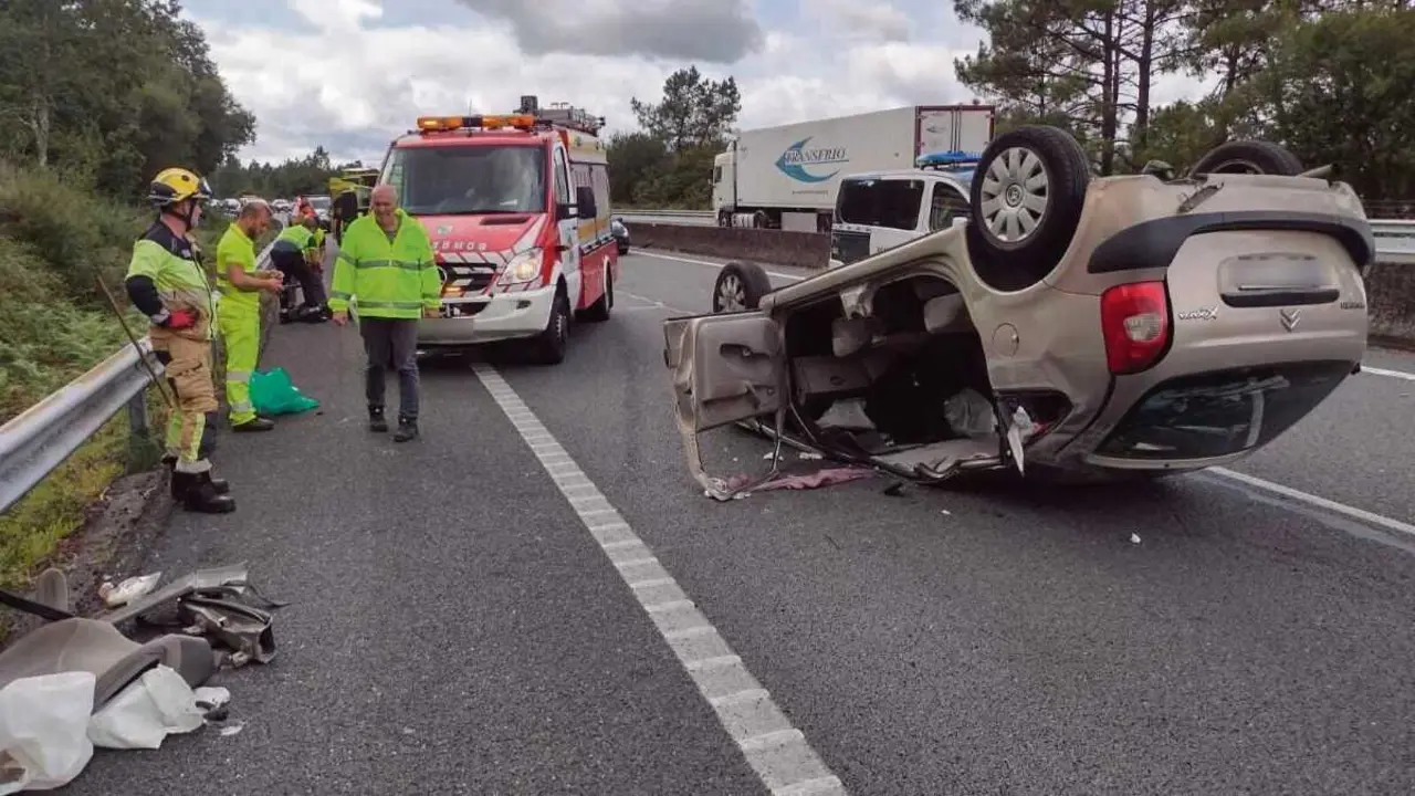 Accidente de tr&aacute;fico no tramo da AP-9 entre Padr&oacute;n e Santiago de Compostela, un dos m&aacute;is perigosos. (Foto: Europa Press)