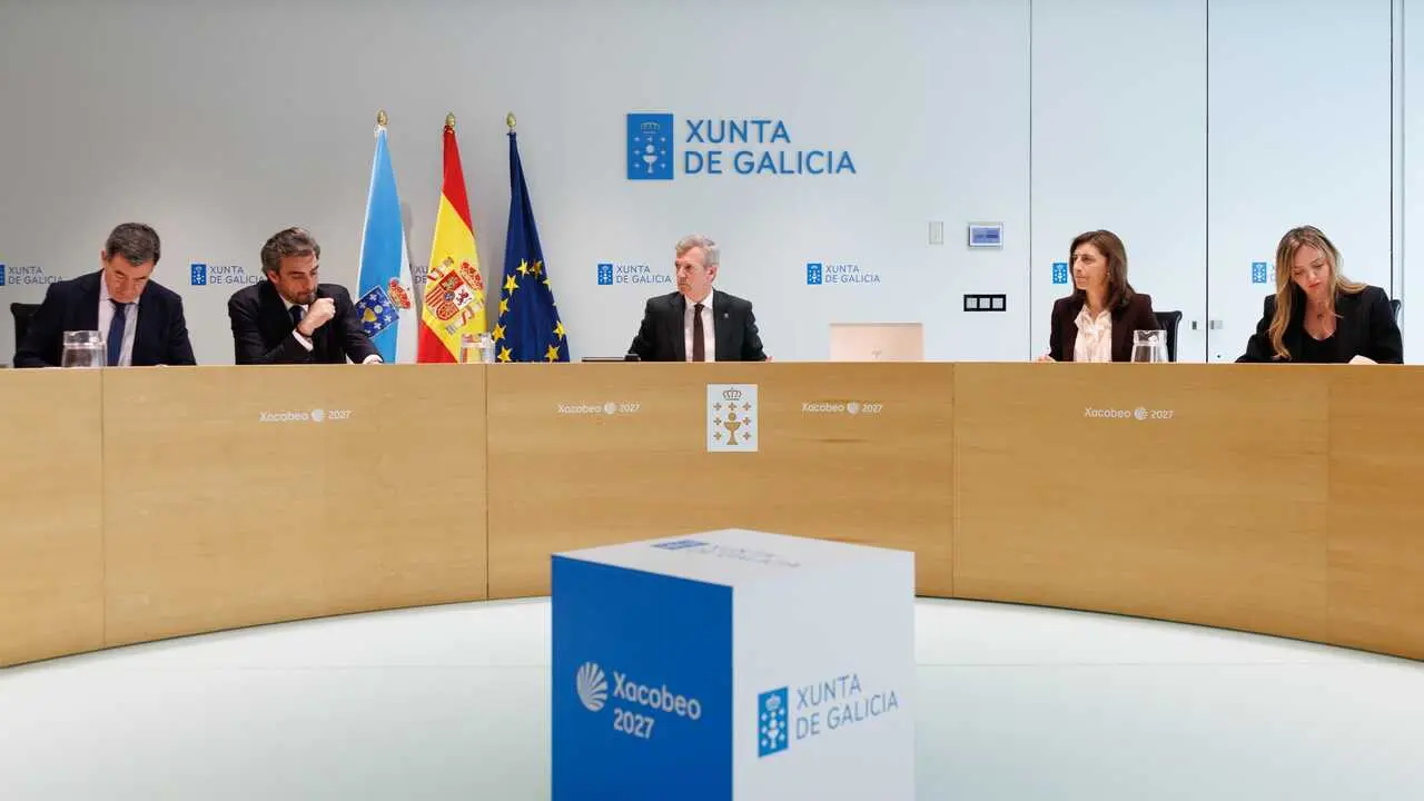 Rom&aacute;n Rodr&iacute;guez, Diego Calvo, Alfonso Rueda, &Aacute;ngeles V&aacute;zquez e Fabiola Garc&iacute;a, este 13 de abril. (Foto: Xunta da Galiza)