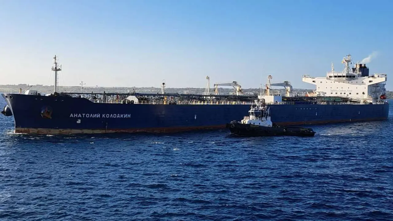 O petroleiro ruso 'Anatoly Kolodkin' arribou o primeiro de abril ao porto de Matanzas, en Cuba. (Foto: Presidencia de Cuba)