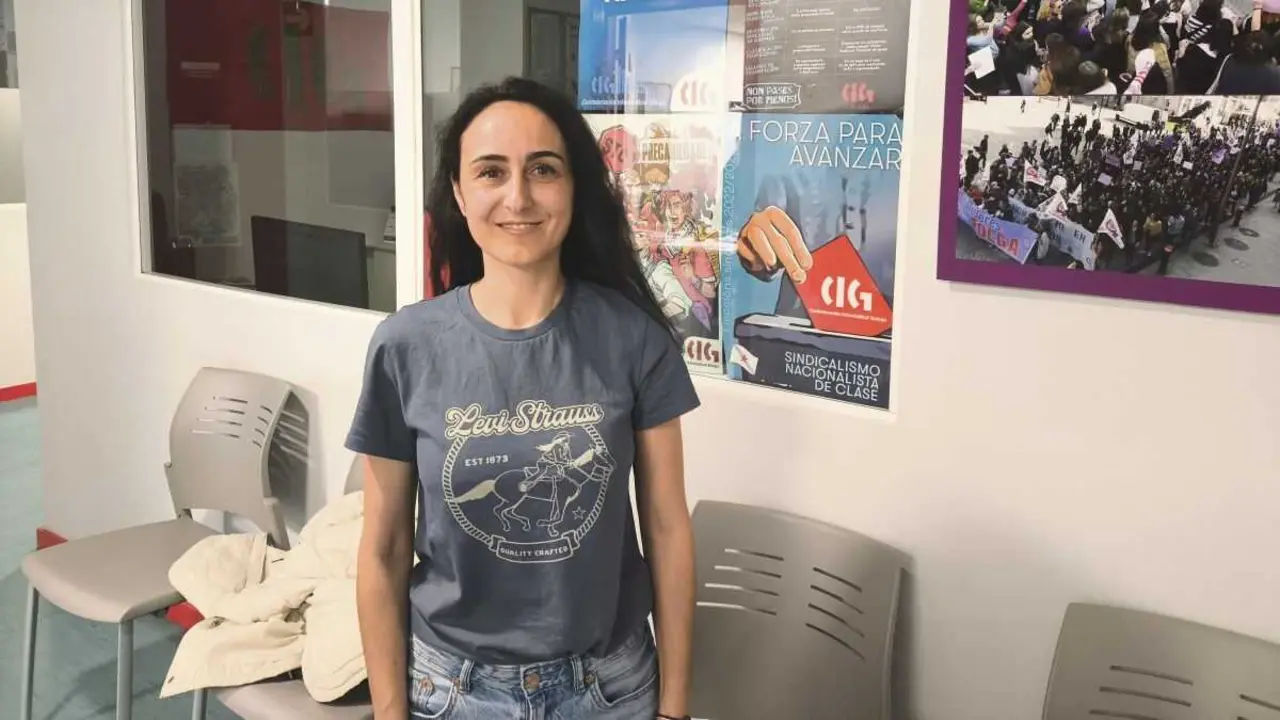 Noemi R. Somoza, delegada da CIG, traballa en Stradivarius. (Foto N&oacute;s Diario)