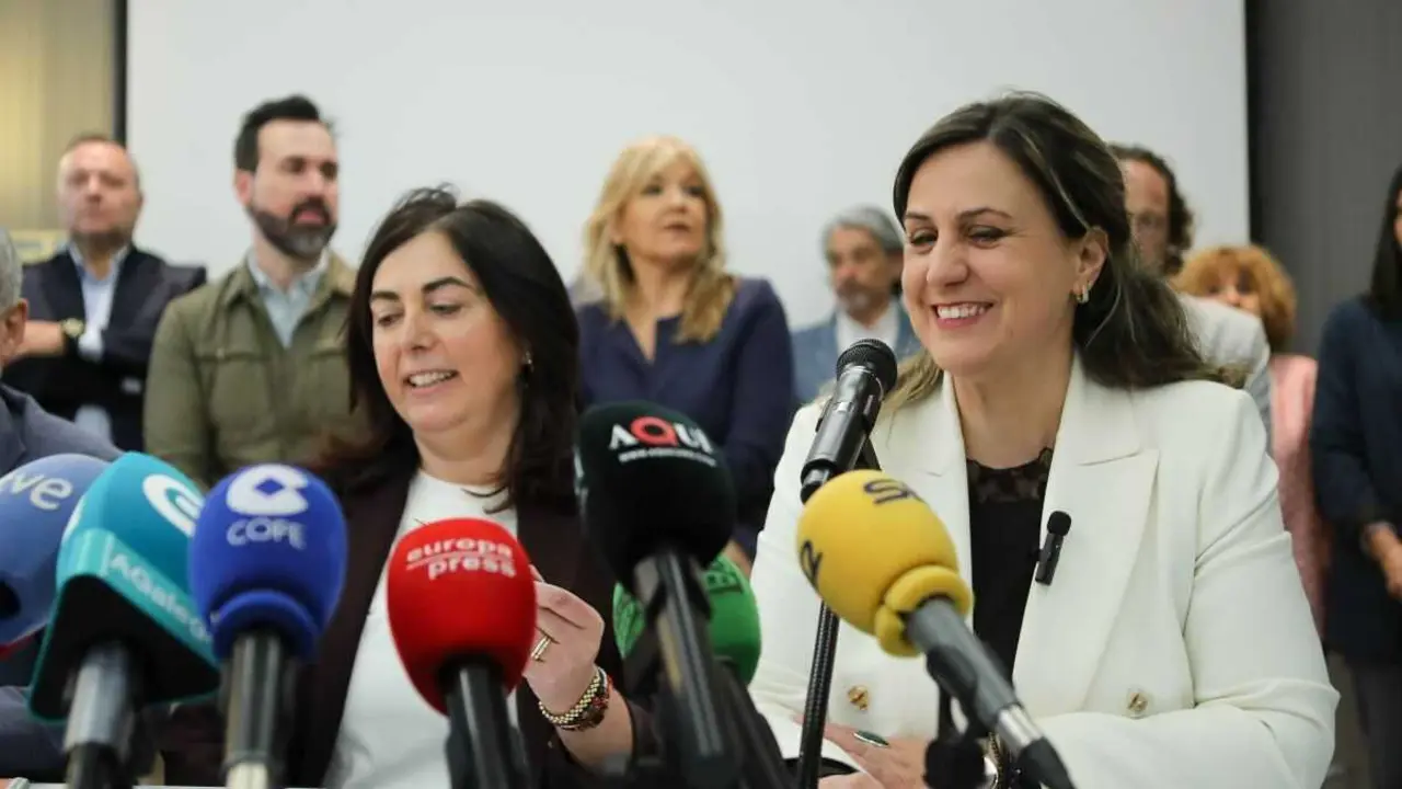 Elena Candia e Mar&iacute;a Reigosa, en rolda de prensa, a pasada cuarta feira. (Foto: Carlos Castro / Europa Press)