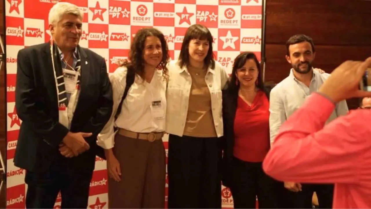 Ana Pont&oacute;n e Ana Miranda, onte, en Brasilia no Congreso do PT. (Foto: N&oacute;s Diario)