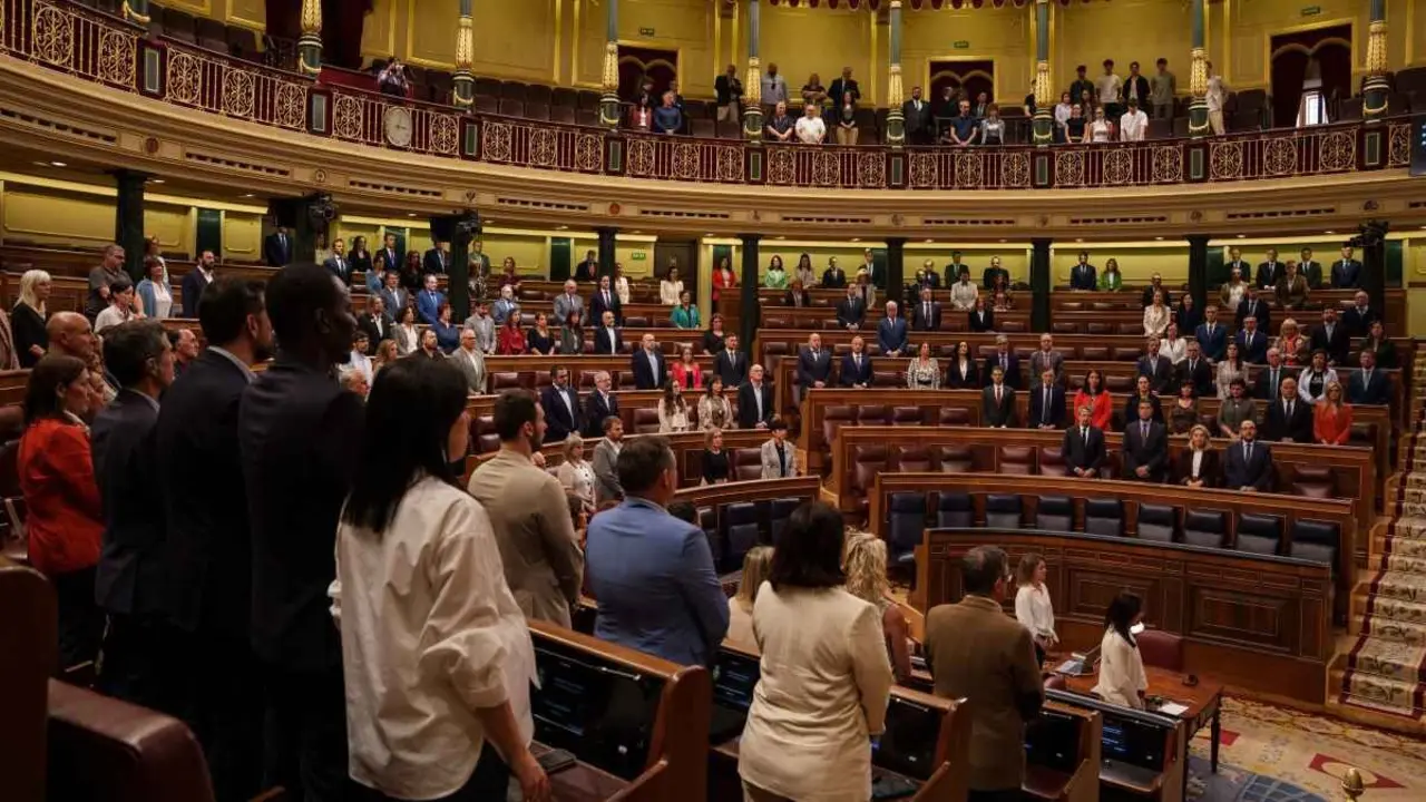 As deputadas e os deputados no Pleno do Congreso antes do seu inicio, esta terza feira. (Foto: Matias Chiofalo / Europa Press)