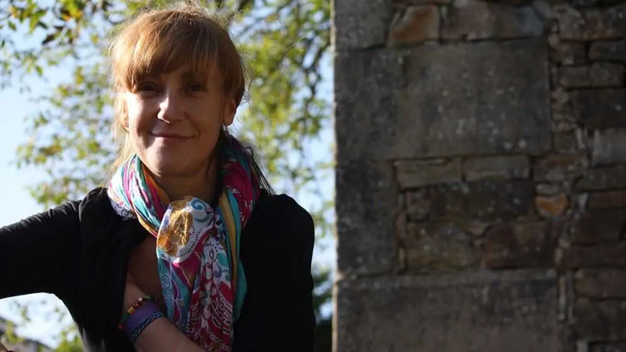 Bego&ntilde;a Caama&ntilde;o retratada en Santiago de Compostela en 2009. (Foto: Sonia D&iacute;az)