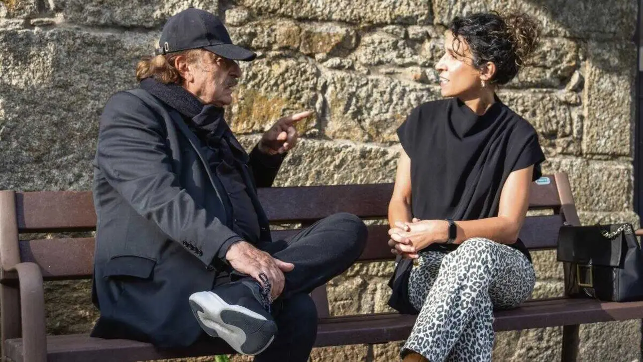 Ignacio Ramonet e Mar&iacute;a Obelleiro, conversando o 
pasado 6 de maio. (Foto: Alma Alonso)