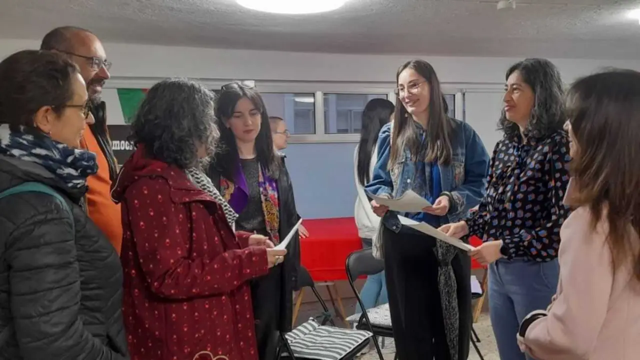 Mar&iacute;a Reim&oacute;ndez, segunda pola dereita, esta sexta feira en Lugo. (Foto: N&oacute;s Diario)