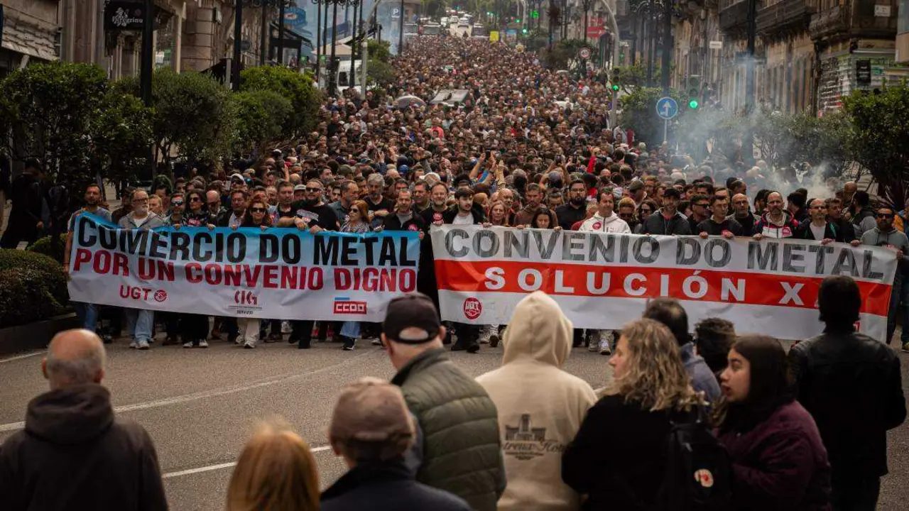 Manifestaci&oacute;n do sector do metal este 14 de maio en Vigo. (Foto: Adri&aacute;n Irago)