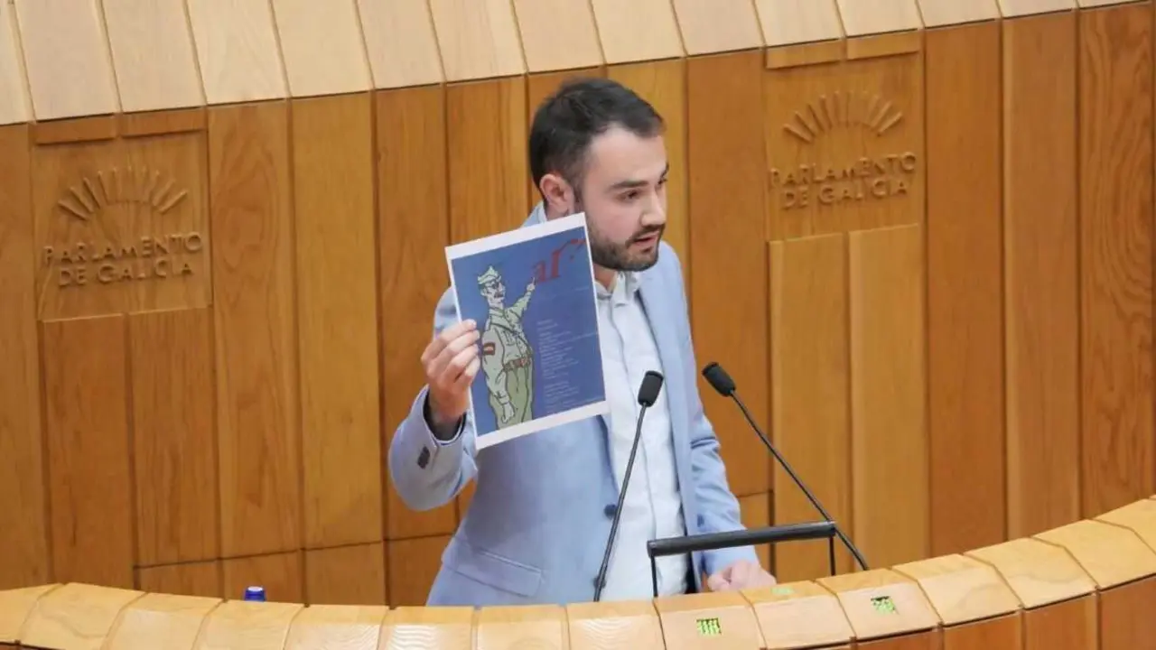 O deputado do BNG Iago Su&aacute;rez, no Parlamento galego, esta terza feira. (Foto: N&oacute;s Diario)