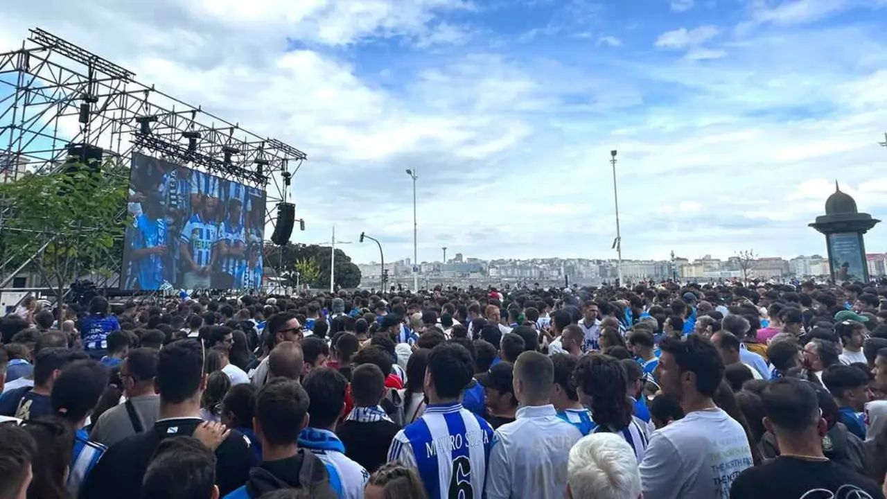 Pantalla xigante na Coru&ntilde;a para ver o Deportivo. (Foto: Concello da Coru&ntilde;a)