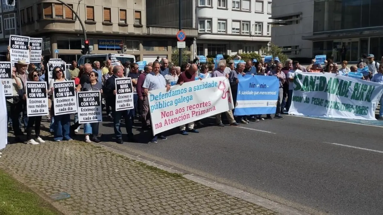 Concentraci&oacute;n de veci&ntilde;anza dos Ancares, este 21 de maio, en Lugo. (Foto: N&oacute;s Diario).