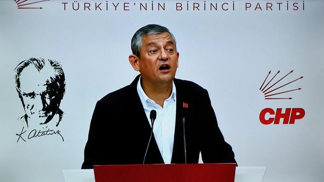 Ozg&uuml;r Ozel, l&iacute;der do CHP. (Foto: Europa Press / Contacto / Mehmet Masum Suer)