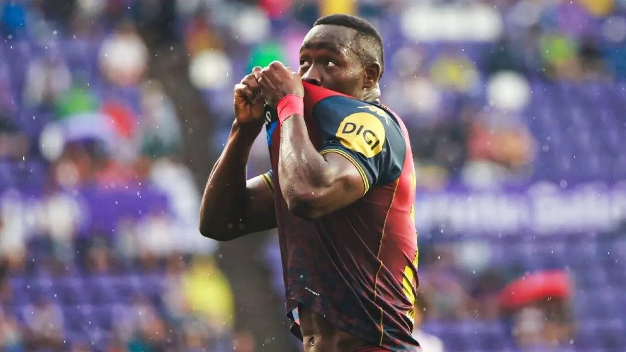 Nsongo celebra o seu segundo tanto da tarde. (Foto: RC Deportivo)