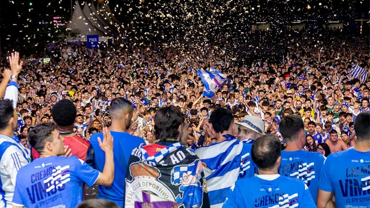 Celebraci&oacute;n do ascenso do D&eacute;por. (Foto: RC Deportivo)