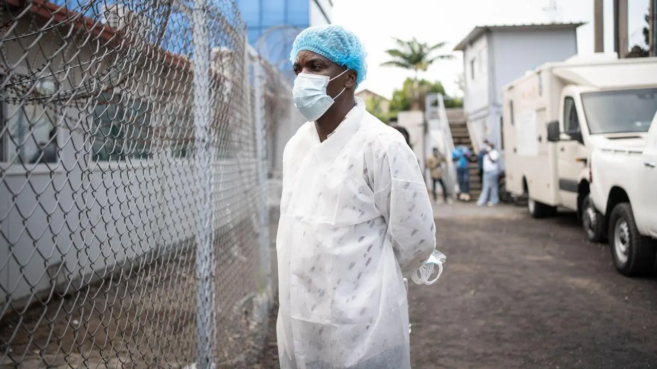 Persoal sanitario na Rep&uacute;blica Democr&aacute;tica do Congo. (Foto: Europa Press / Contacto / Str)